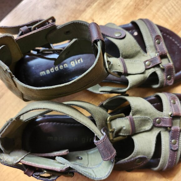 Madden Girl Sandals size 7.5 - Picture 2 of 3